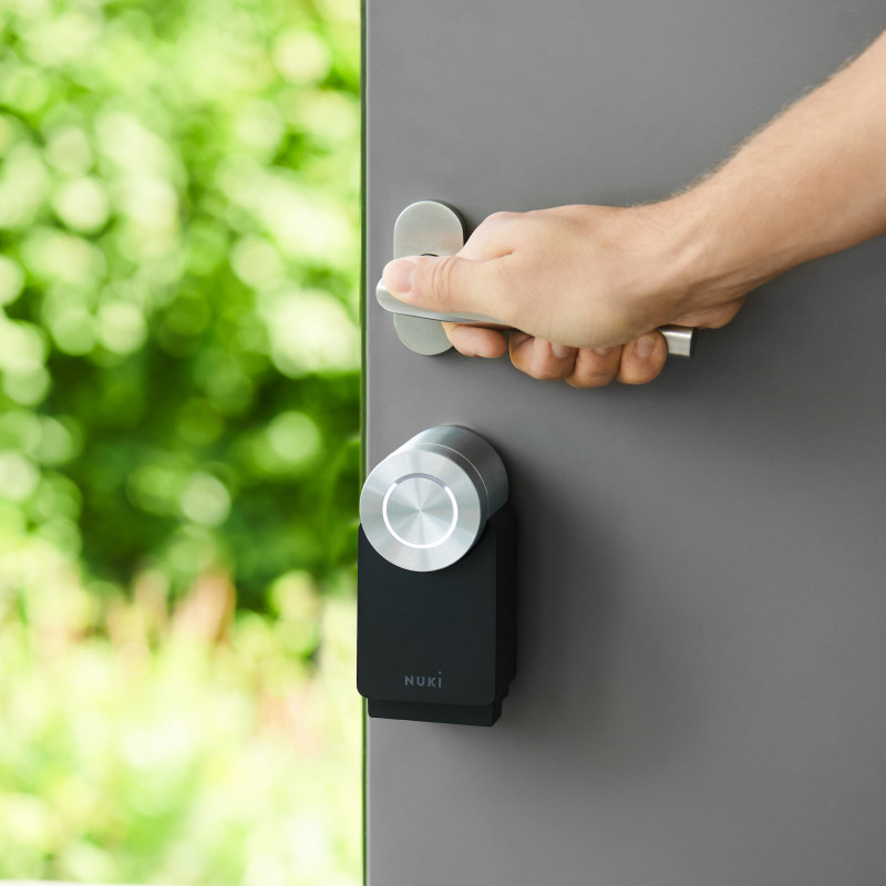 Nuki Smart Lock Pro – Electronic door lock with integrated remote